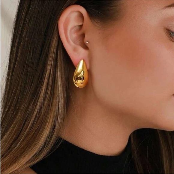 Anthropologie Jewelry - NWOT Maeve Gold Water Drop Post Earrings